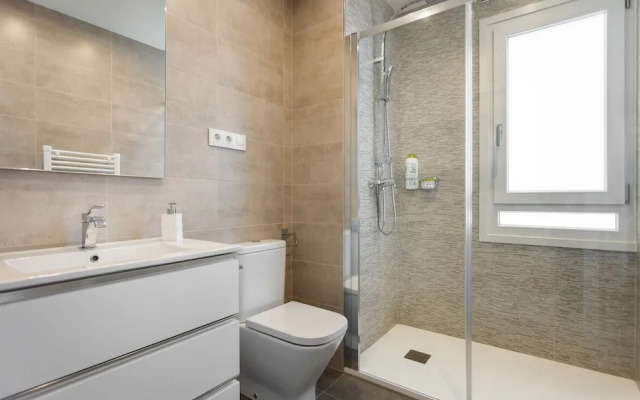 BCN Design Apartment with Portable Wifi