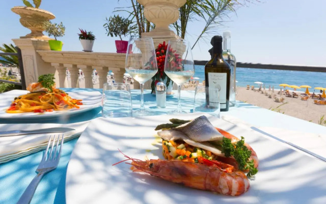 Hellenia Yachting Hotel