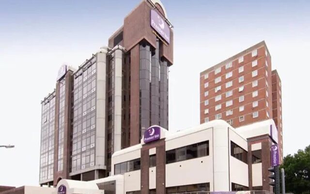 Premier Inn Sunbury (Kempton Park)