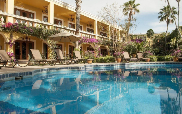 El Encanto Inn