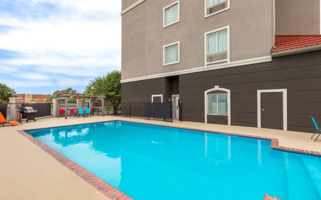 La Quinta Inn & Suites by Wyndham Brownwood