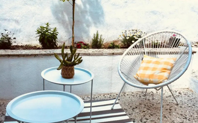 Cozy House with Backyard at Iraklio Attikis