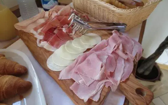 Ladino Room  Breakfast