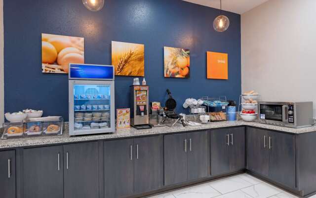 MainStay Suites Cincinnati University - Uptown