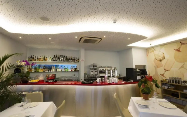Ocean Lounge