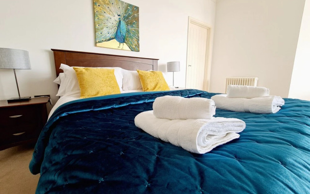Seas the Day - Luxury Beach Apartment - Sleeps 4