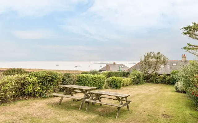 3B Coastguard Cottages