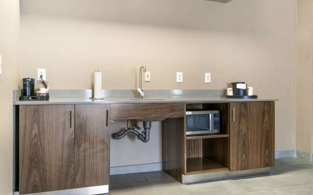 Comfort Inn & Suites