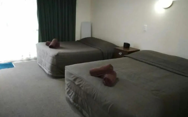 Willowbank Motel
