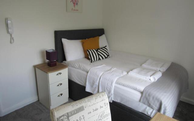 The Cambridge Suites -Tas Accommodations