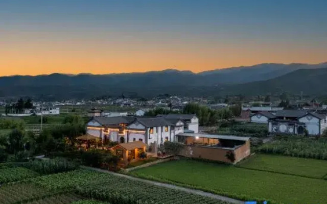 Shaxi Hidden Creek Homestay