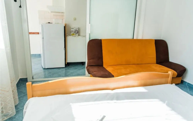 Stunning Apartment in Slatine With 1 Bedrooms and Wifi