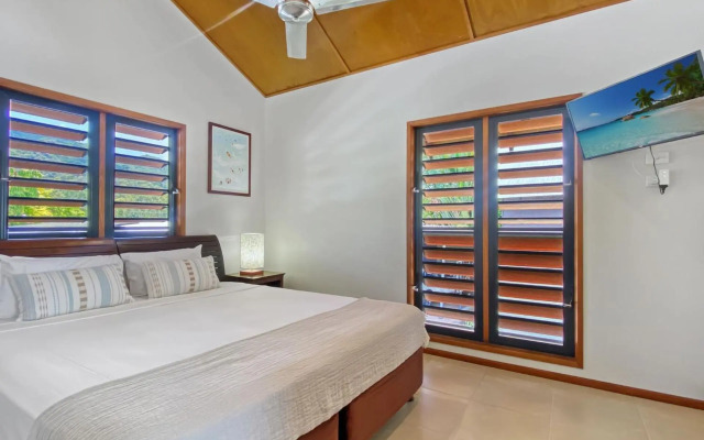 Pure Magnetic Villa 10