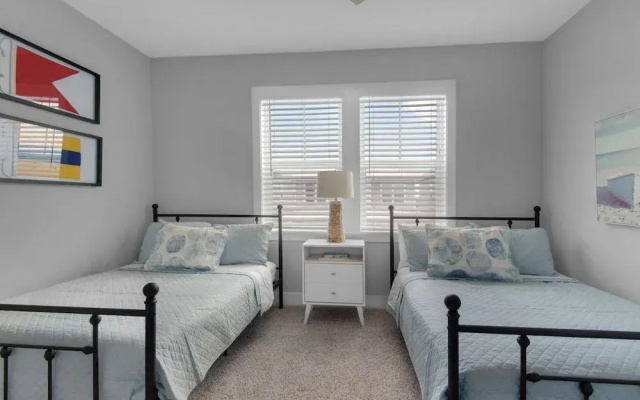 Southern Charm 4 Bedroom Home by Redawning