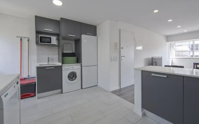 Olivais Modern by Homing