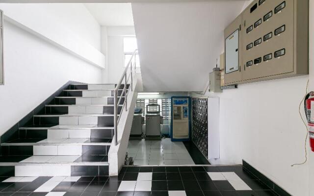 Ruan Plaisoi Apartment by ZUZU