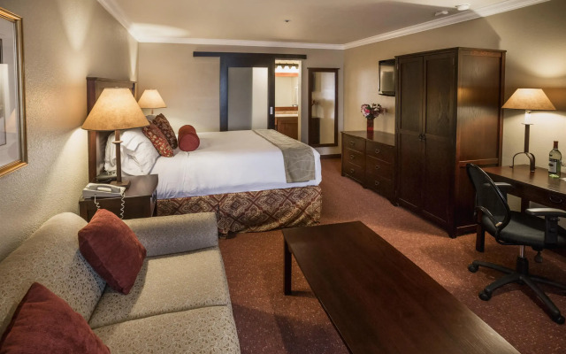 Best Western Plus Dry Creek Inn