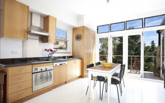 Bondi Beach Breeze - A Bondi Beach Holiday Home