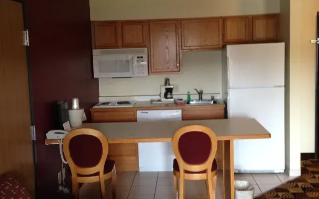 AmericInn Lodge & Suites Elkhorn