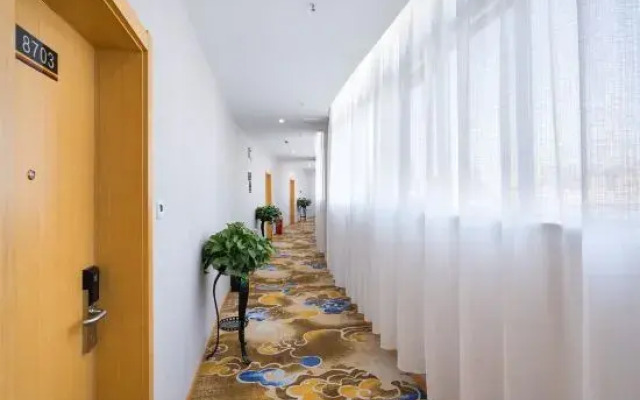 Super 8 Hotel (Xuzhou Suining Bayi Middle Road Xingmei Plaza)
