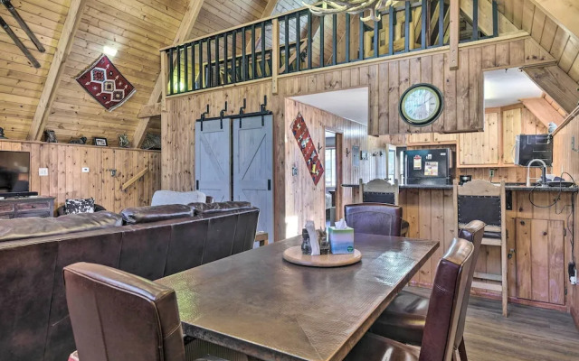 Ski-in/ski-out Red River Cabin w/ Mtn Views!
