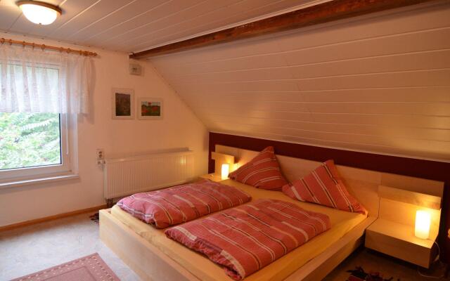 Cozy Holiday Home in Brandenburg near Lake