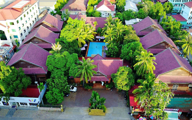 Neak Pean Hotel - Wooden House