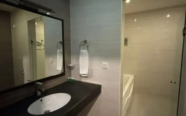 Caspian Buisness Hotel