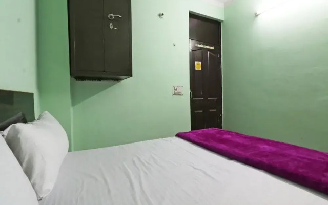 SPOT ON 47243 Aadharshila Guest House