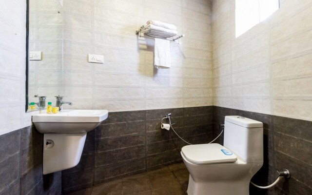 FabHotel Sholas Residency