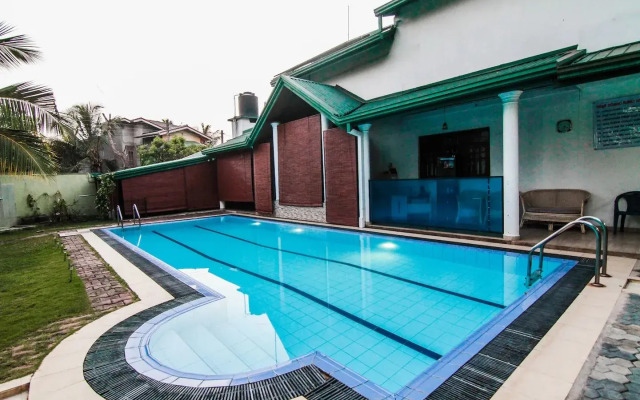 OYO 124 Clove Transit Hotel