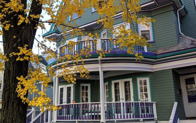 Coolidge Corner Guest House