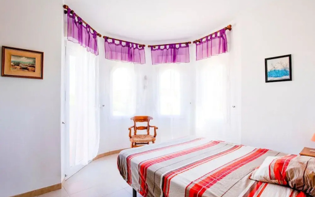 House for 4 With Private Swimming Pool, Near the Beach - фото 4