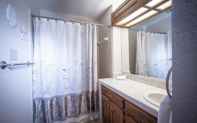 Hawkeye's Haus 5 Bedroom Home