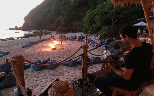 The Ungasan Clifftop Resort