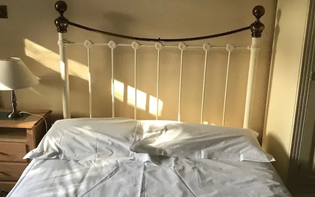 Bail Mews