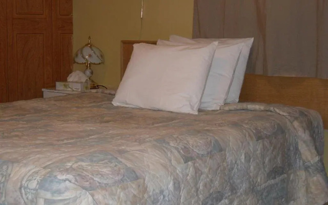Hotel Bethel - Fort MacLeod, AB
