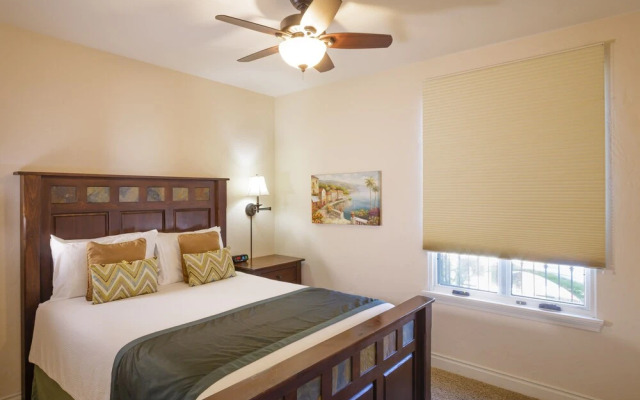 Valentina #501 2 Bedroom Condo by Redawning