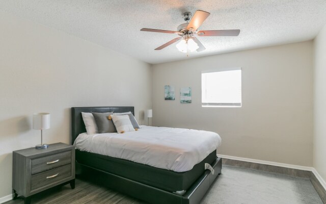 The Economy Suites of East Austin