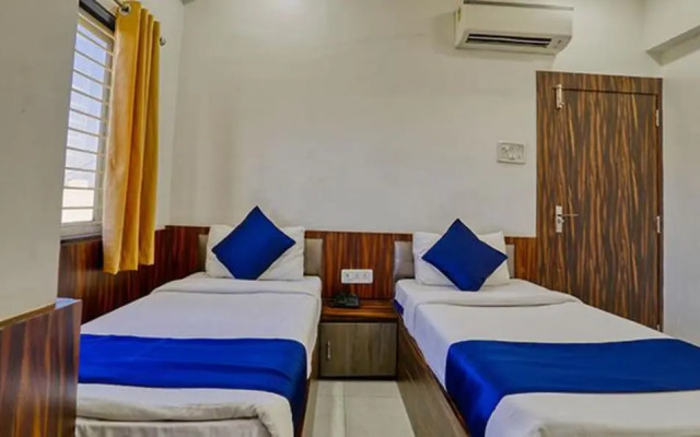 FabHotel Ten Eleven Grand