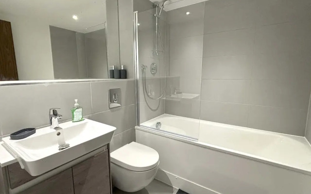 Modern 2 bed With Parking - Grand Exchange Bracknell
