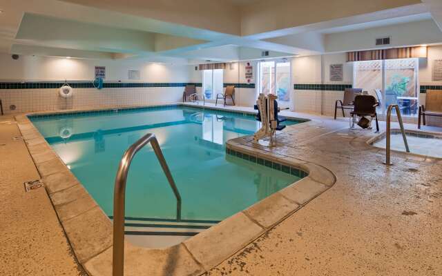 Best Western Plus Airport Inn & Suites