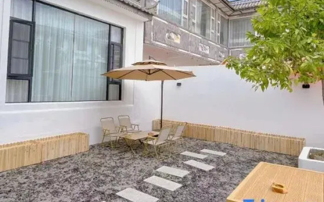 Yuchu Courtyard