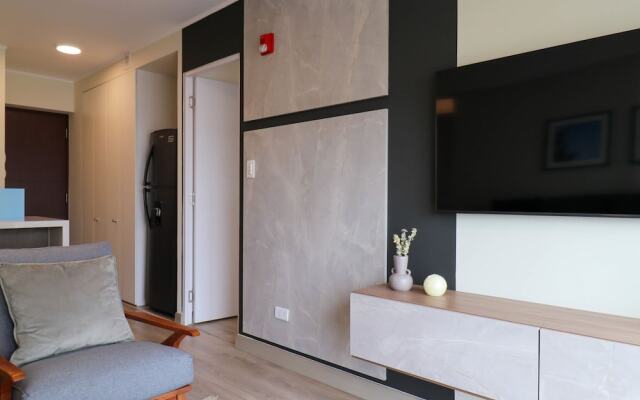 w Spectacular 2BR in the Heart of Miraflores