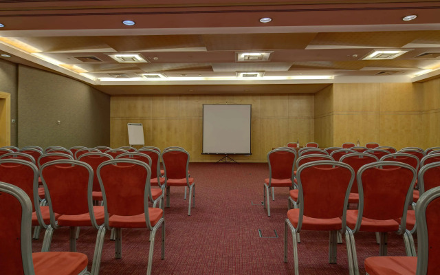 VIP Executive Entrecampos Hotel & Conference