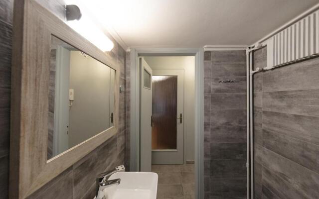 Spacious 3 Bedroom apt near Acropolis museum
