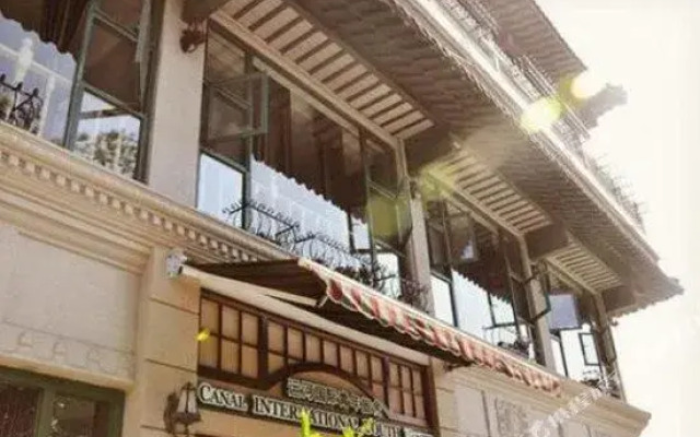 Longsheng Business Motel