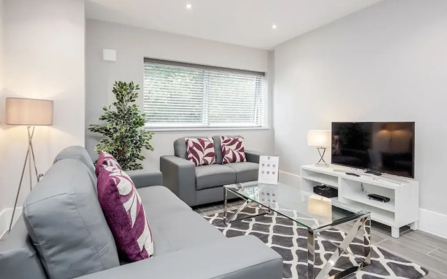 Roomspace Apartments -The Legacy