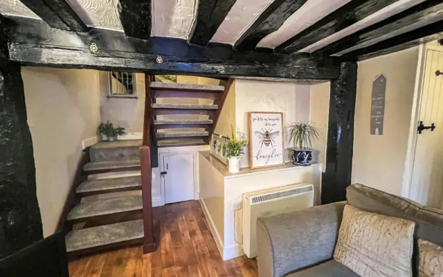 Victoria Cottage 3 Bedroom Grade 2 Listed Cottage Ref#421