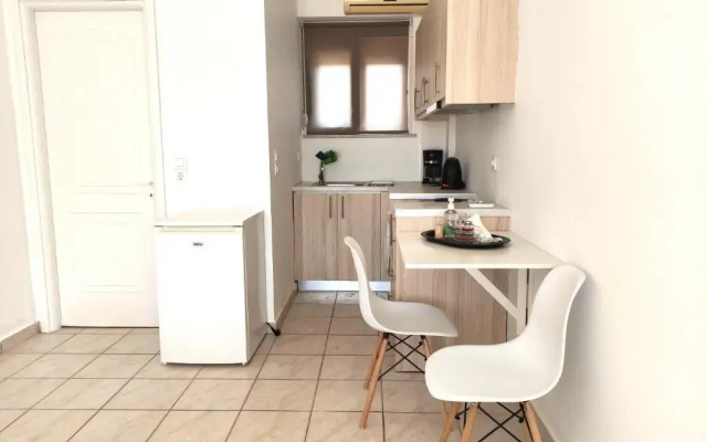 # 6 Giorgos & Chara apartments